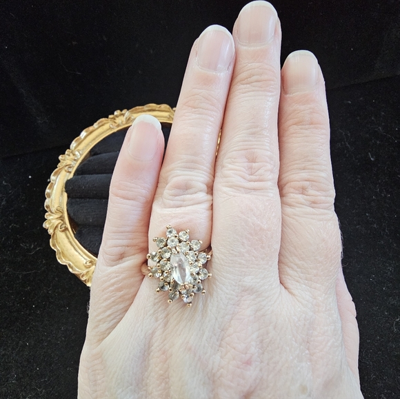 Vintage Ring Size 7 - Picture 2 of 6